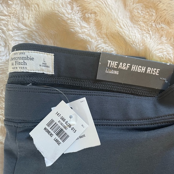 A&F High-Rise leggings - Picture 2 of 2